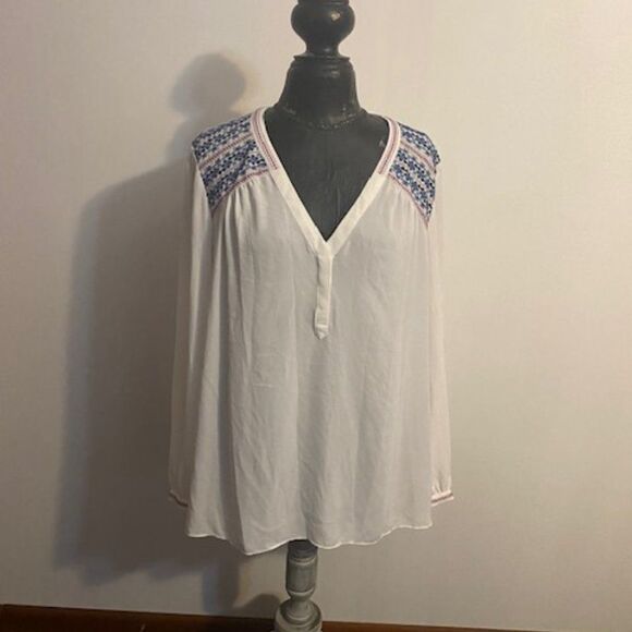 NYDJ White V-neck embroidered blouse, size L - Picture 2 of 4